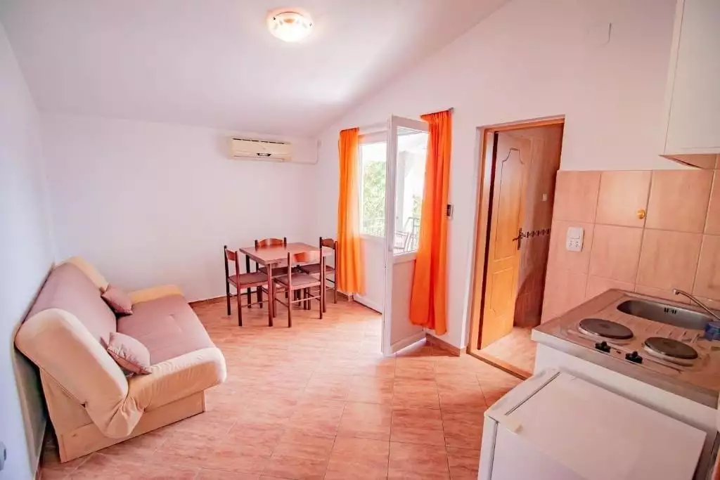 Hotels 340m² in Montenegro, Dobra Voda. Priced at 300000€ rent photo-5