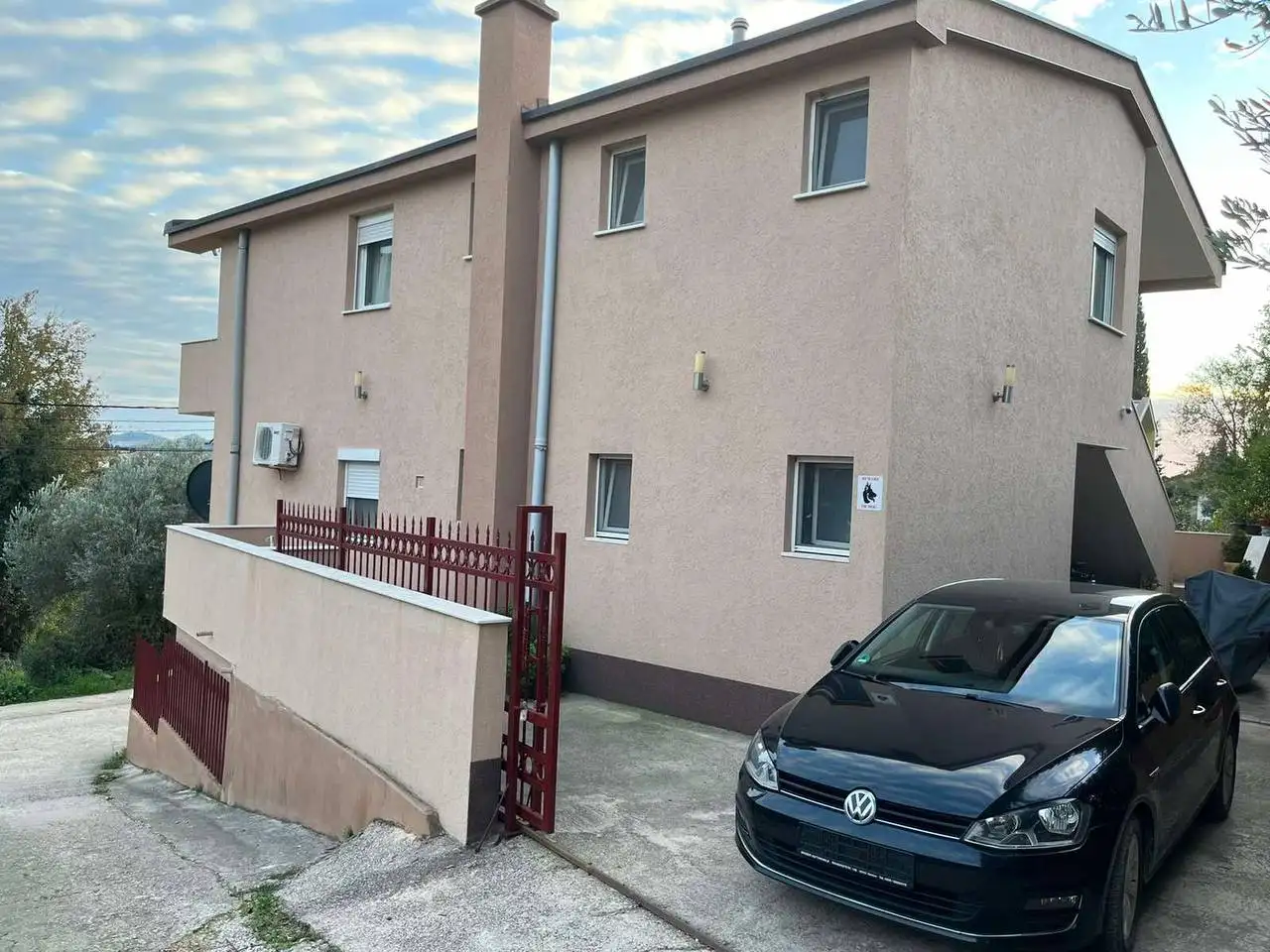 House 300m² in Montenegro, Bar. Priced at 350000€ rent photo-9