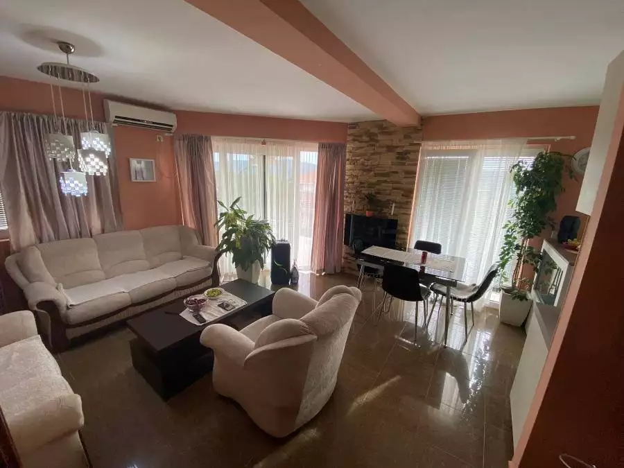 Flat 80m² in Montenegro, Kotor. Priced at 160000€ rent photo-1