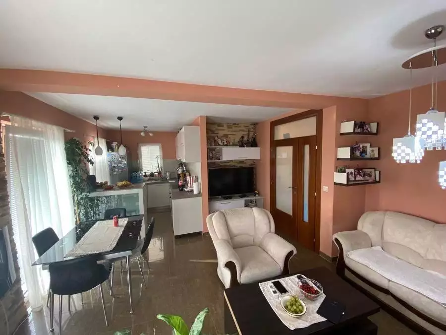 Flat 80m² in Montenegro, Kotor. Priced at 160000€ rent photo-7