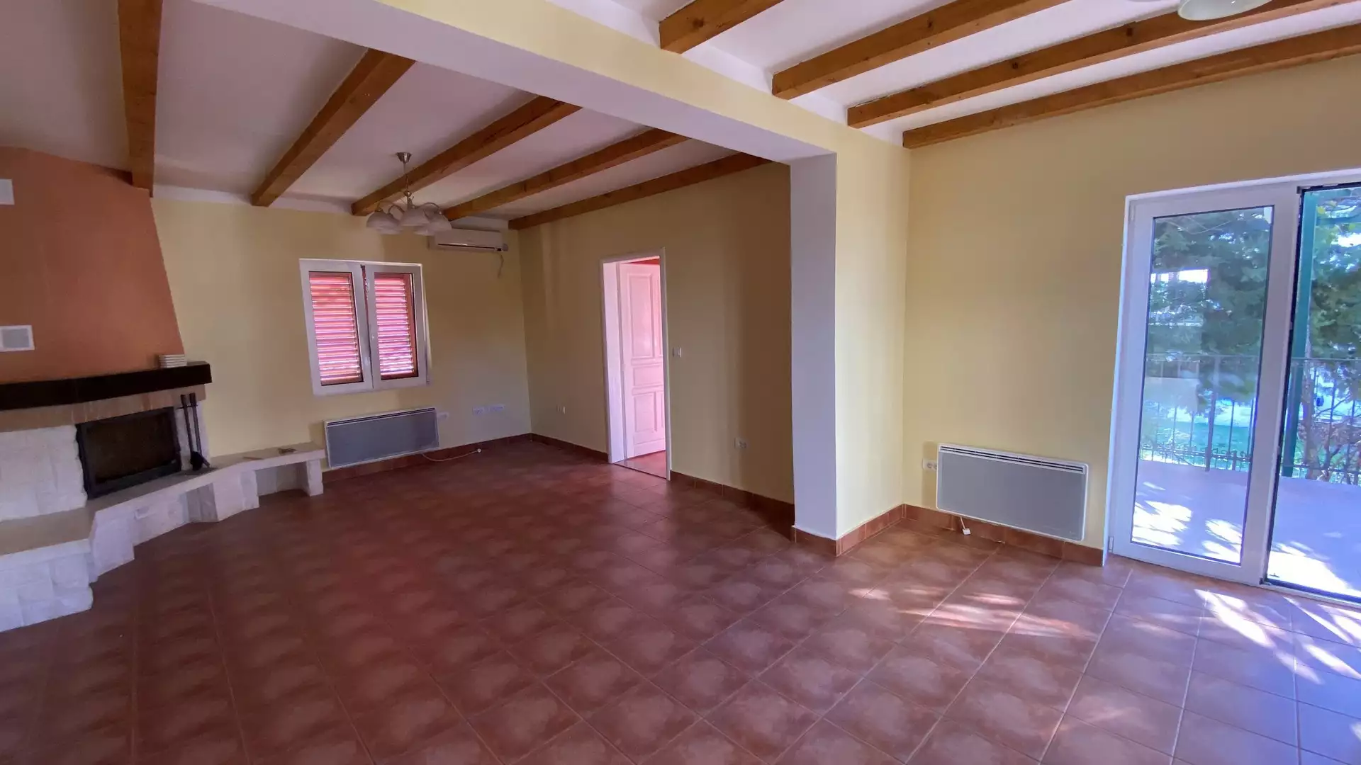 House 185m² in Montenegro, Denovici. Priced at 270000€ rent photo-1