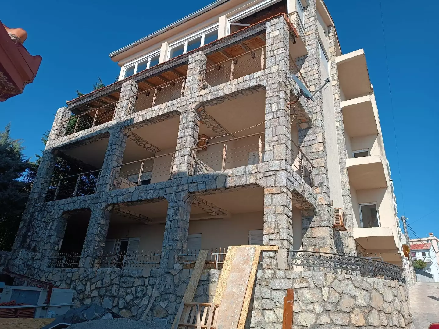 Villa 444m² in Montenegro, Utjeha. Priced at 700000€ rent photo-1