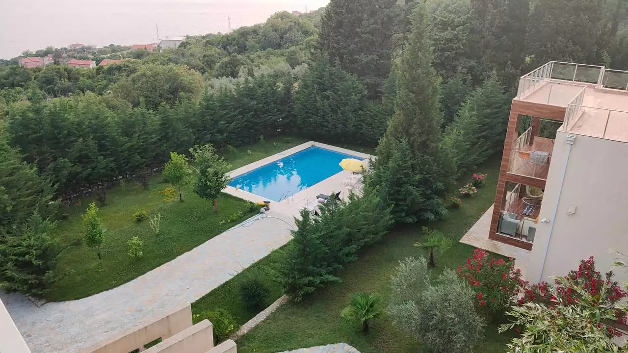 Villa 320m² in Montenegro, Dobra Voda. Priced at 525000€ rent photo-8