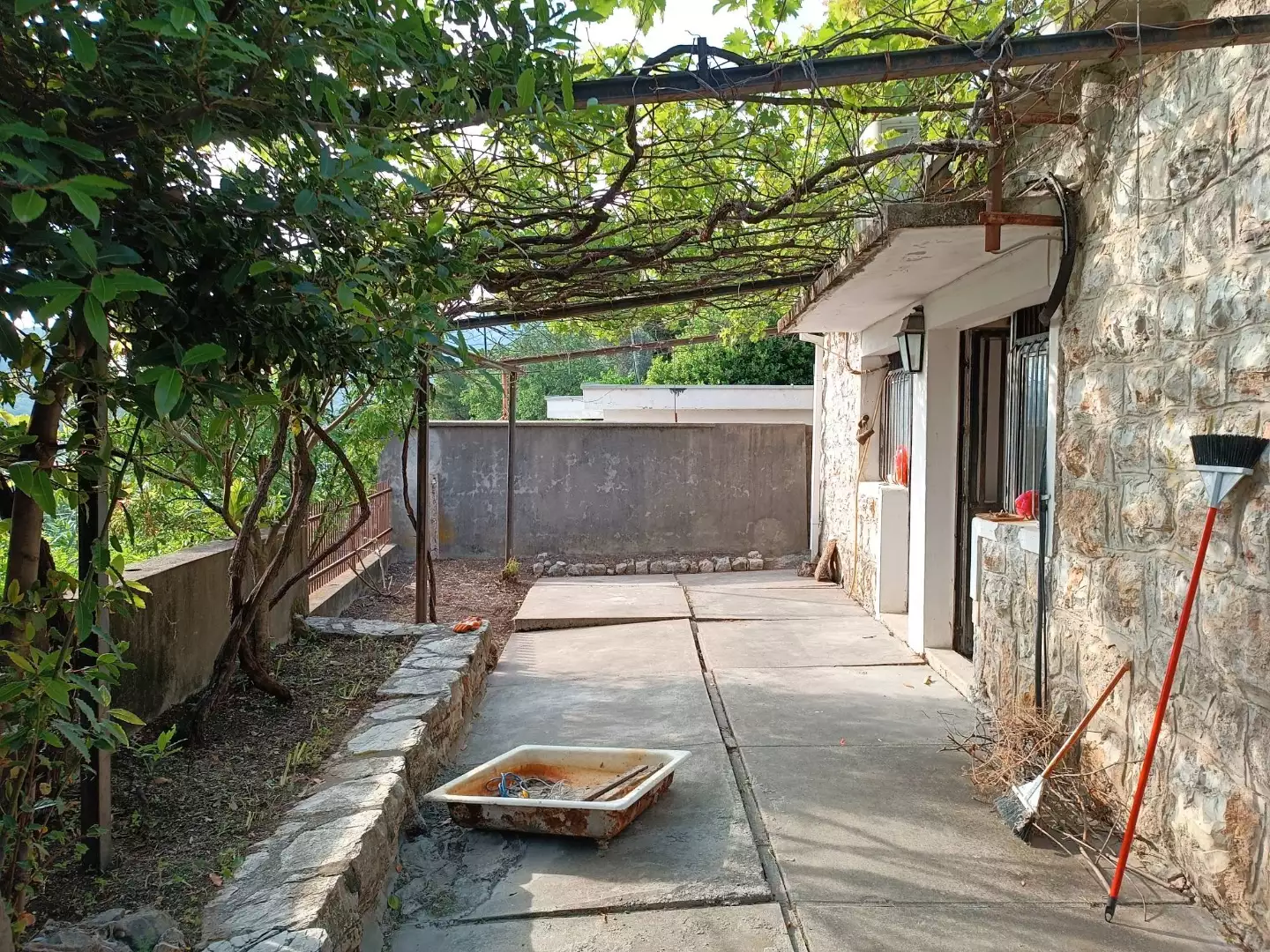 House 64m² in Montenegro, Sutomore. Priced at 60000€ rent photo-13