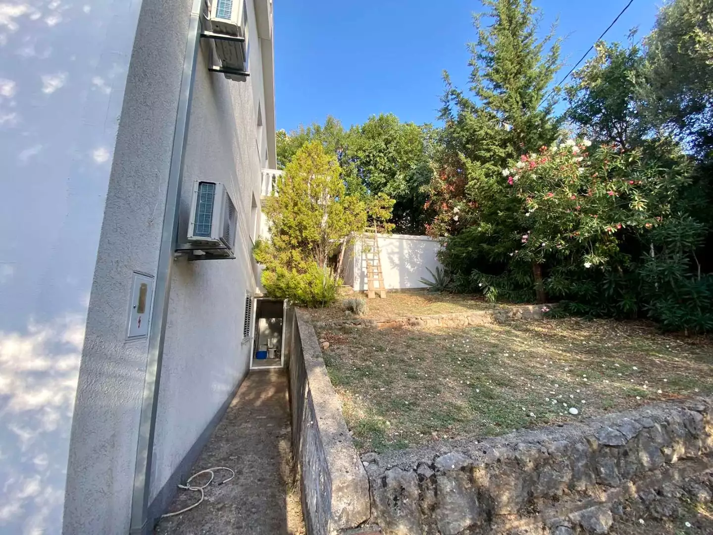 House 180m² in Montenegro, Dobra Voda. Priced at 325000€ rent photo-14