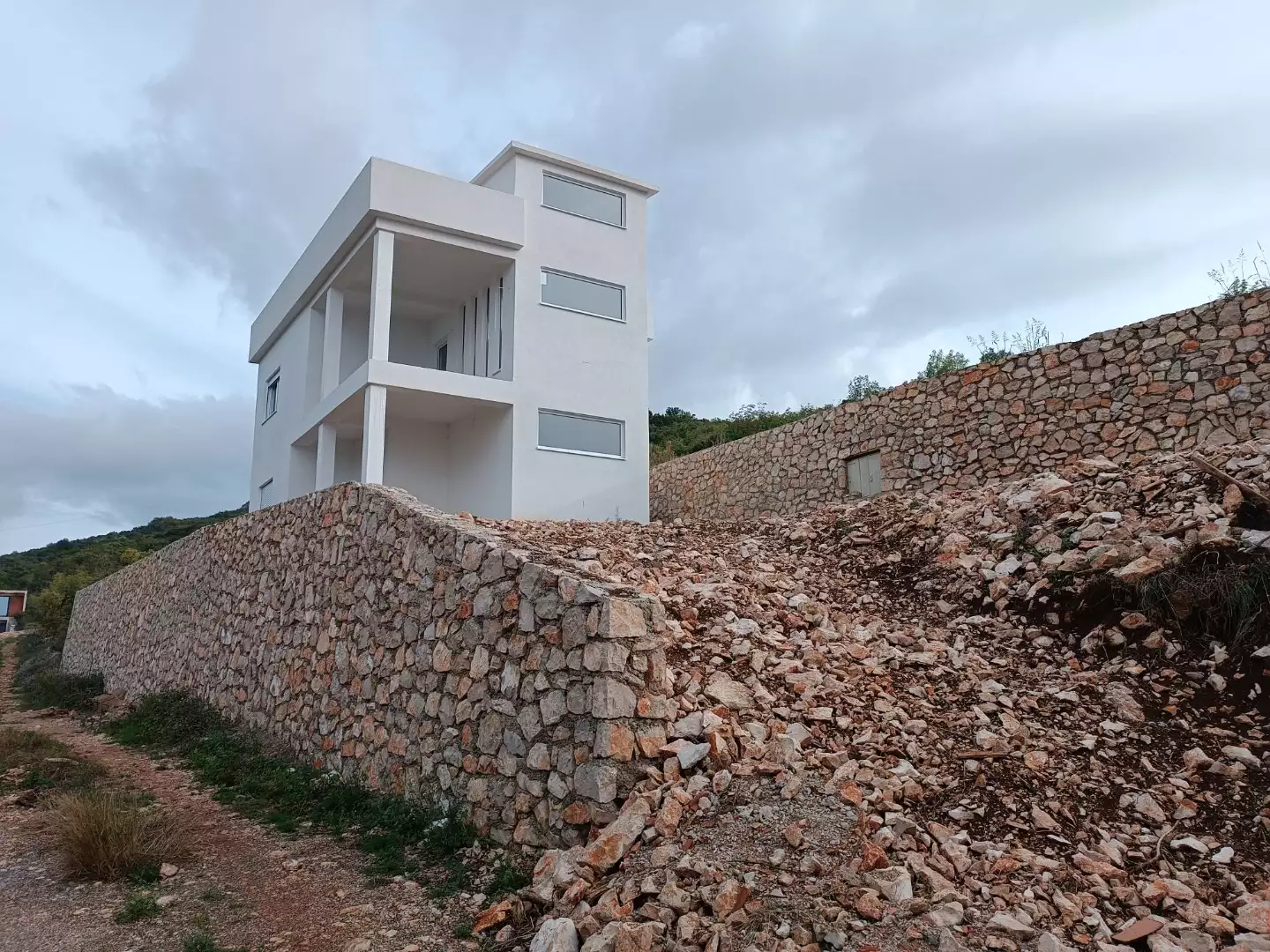 House 176m² in Montenegro, Dobra Voda. Priced at 147000€ rent photo-2