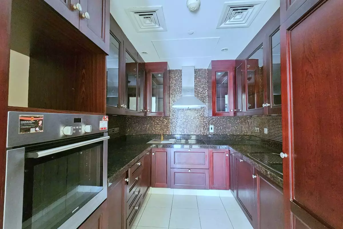Flat 70m² in UAE, Dubai. Priced at 483000€ rent photo-3