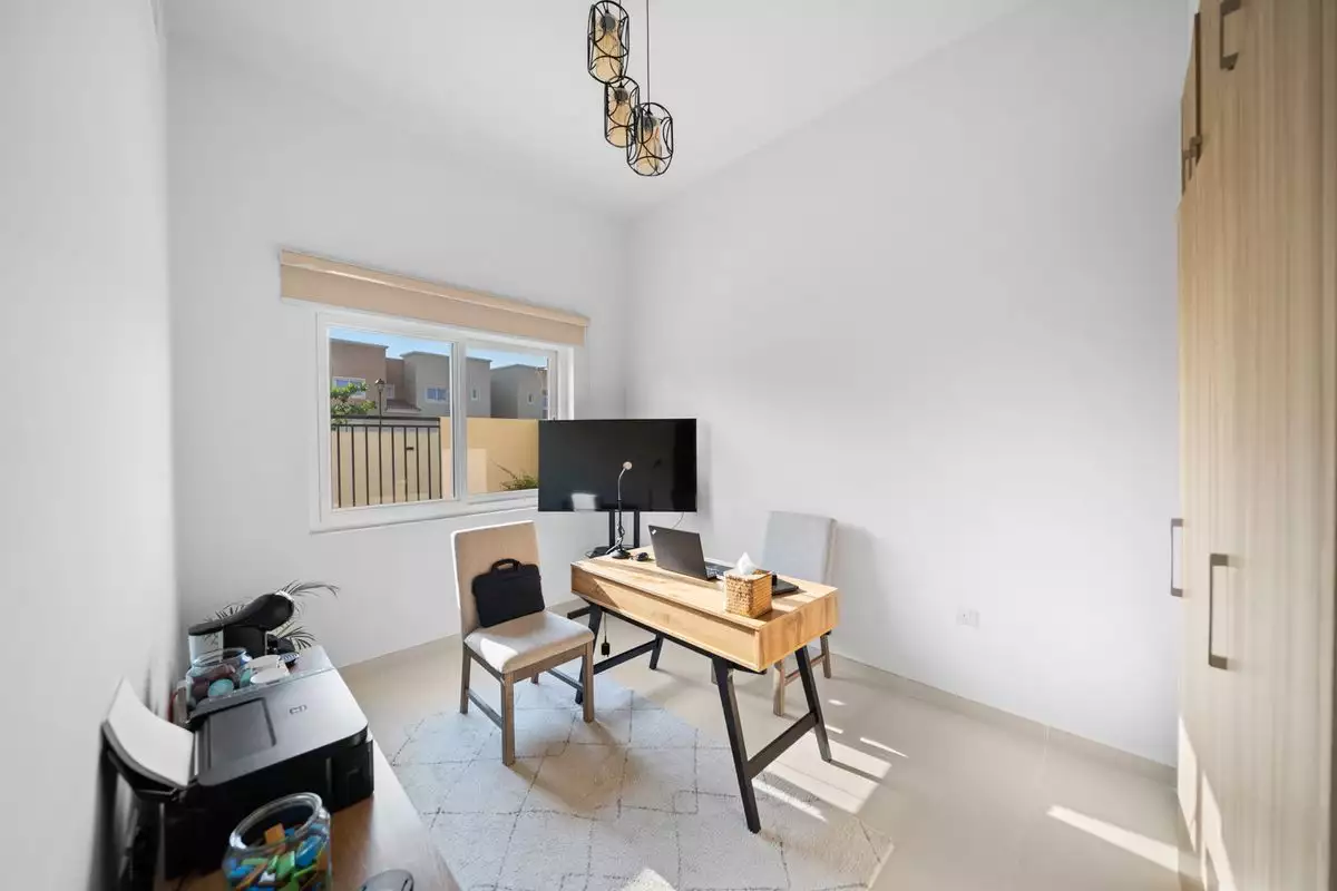 Cottage 350m² in UAE, Dubai. Priced at 788000€ rent photo-19