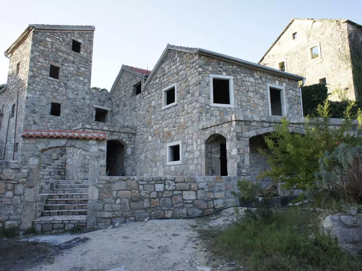 Hotels 383m² in Montenegro, Radovici. Priced at 535000€ rent photo-1