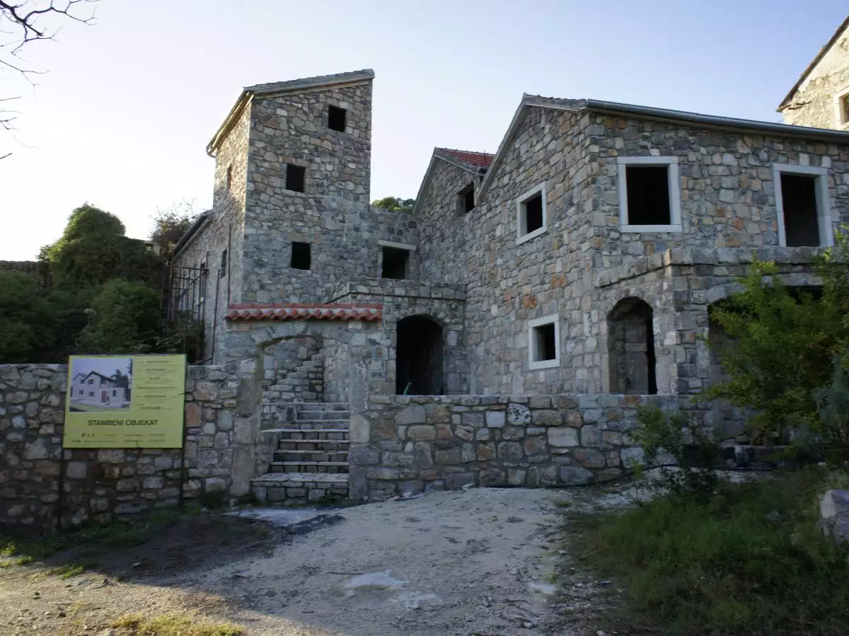 Hotels 383m² in Montenegro, Radovici. Priced at 535000€ rent photo-2
