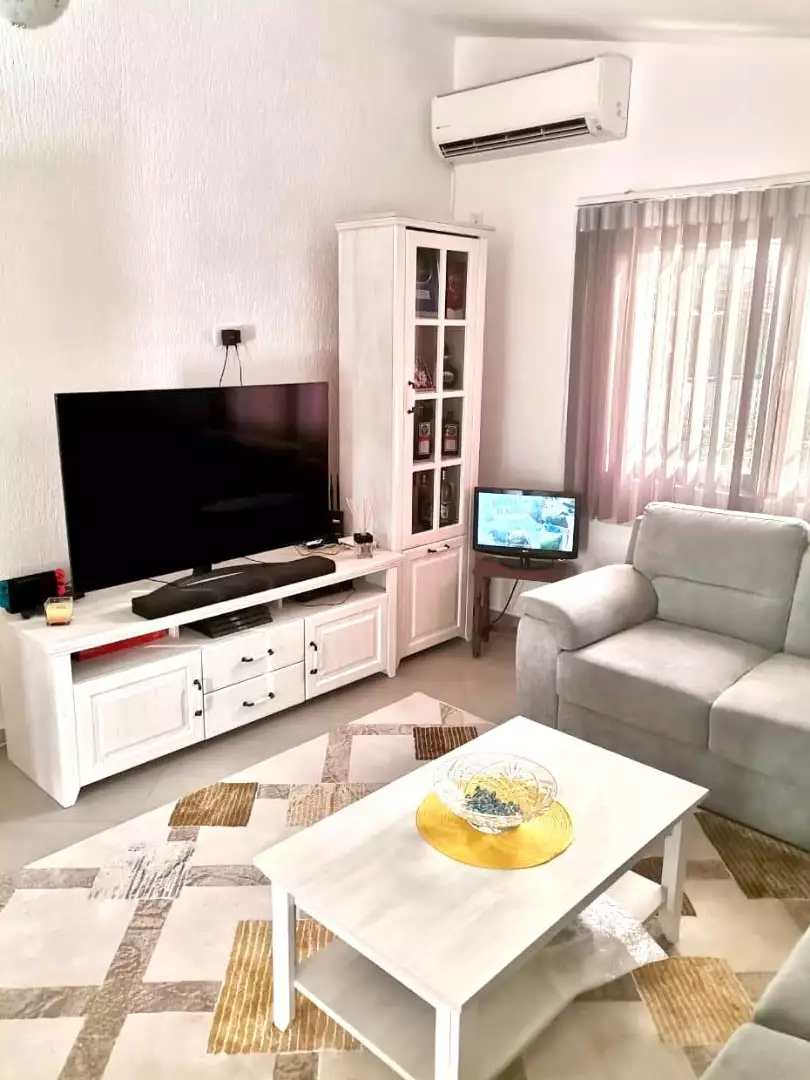 House 213m² in Montenegro, Bar. Priced at 200000€ rent photo-5