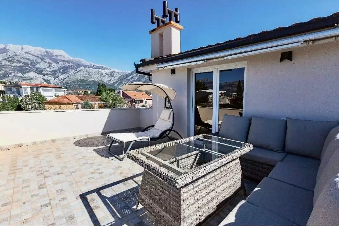 House 213m² in Montenegro, Bar. Priced at 200000€ rent photo-9