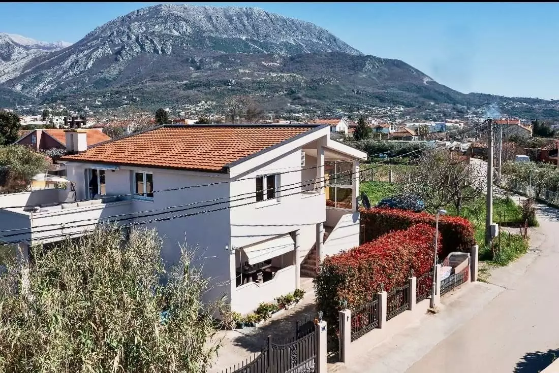 House 213m² in Montenegro, Bar. Priced at 200000€ rent photo-23