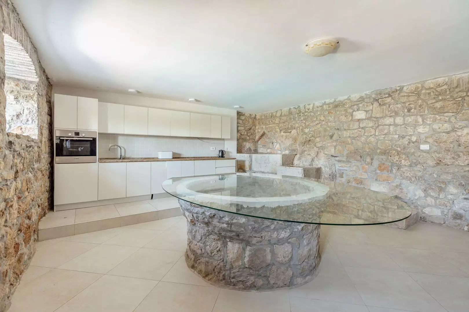 Villa 176m² in Montenegro, Krimovica. Priced at 595000€ rent photo-5