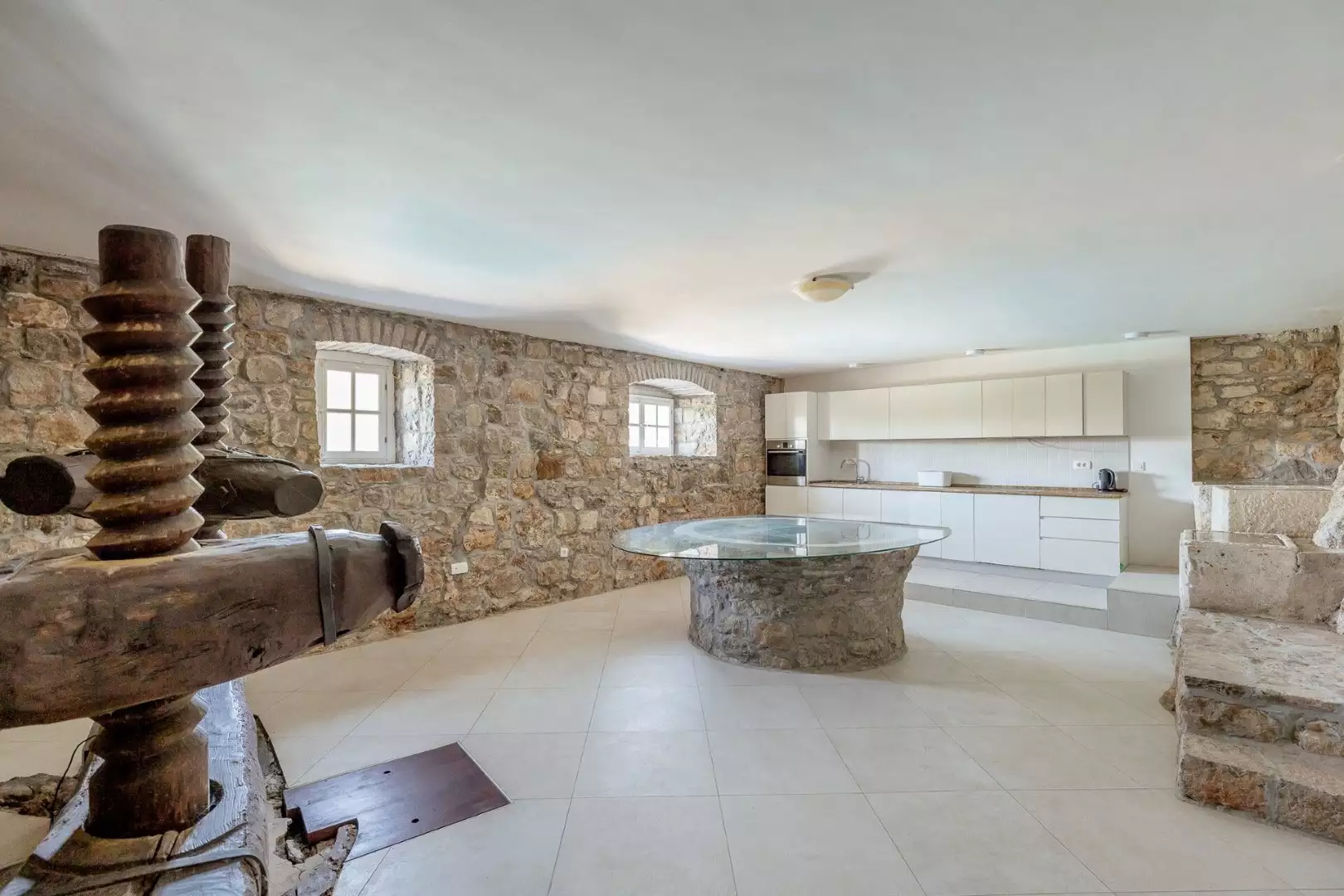 Villa 176m² in Montenegro, Krimovica. Priced at 595000€ rent photo-7