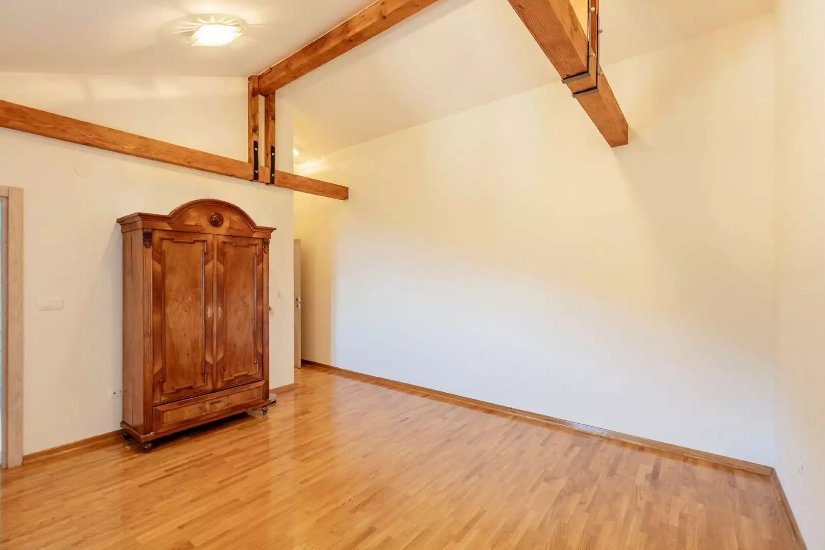 Villa 176m² in Montenegro, Krimovica. Priced at 595000€ rent photo-10