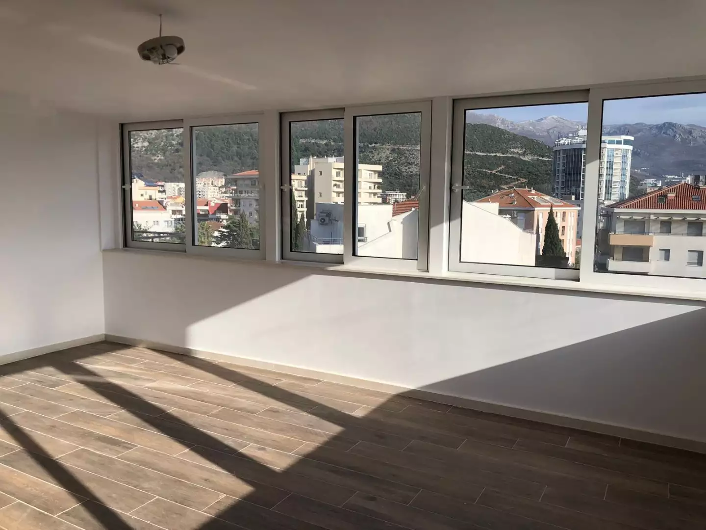 Flat 87m² in Montenegro, Budva. Priced at 275000€ rent photo-8