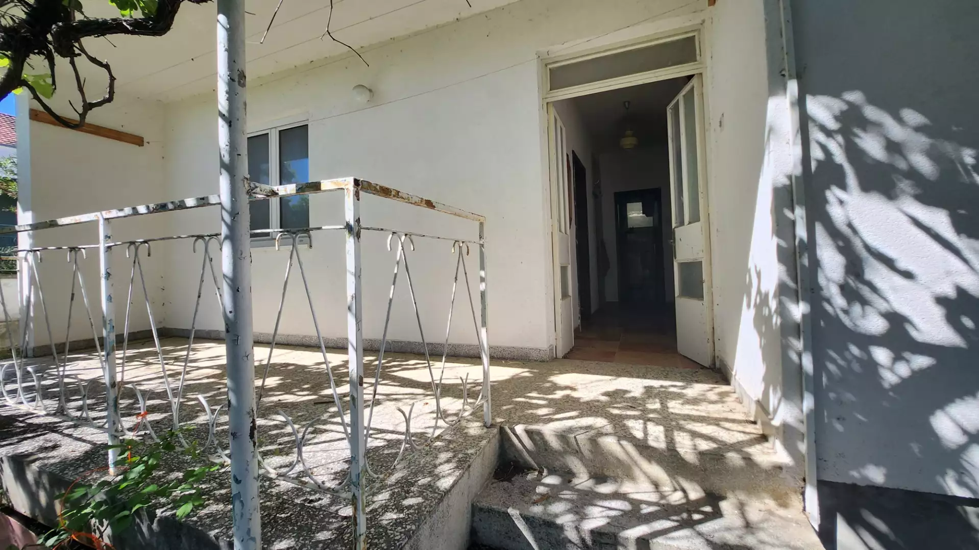 House 130m² in Montenegro, Sutomore. Priced at 135000€ rent photo-5
