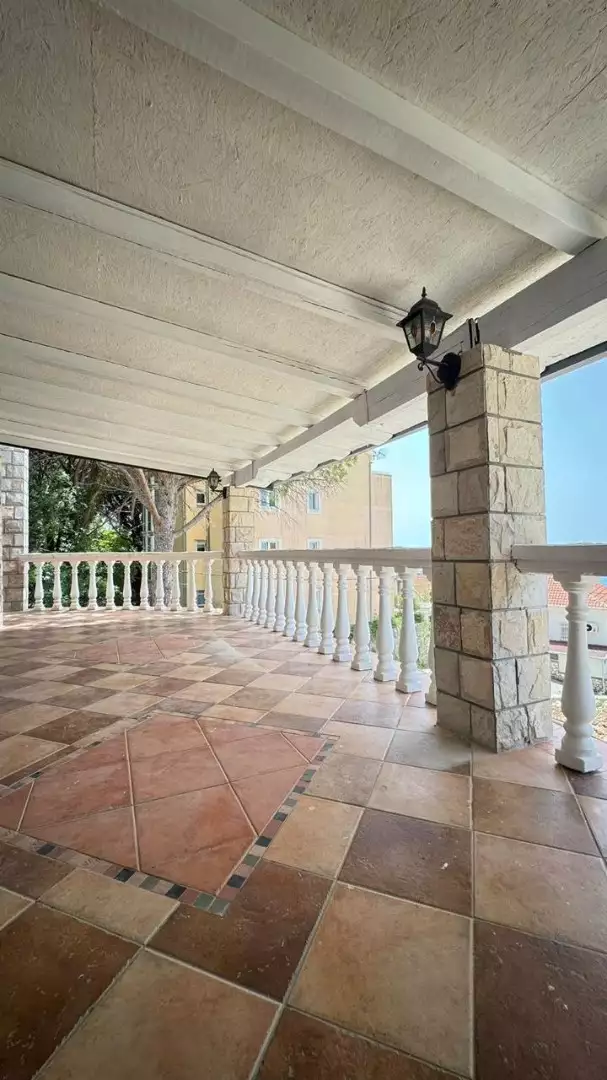 House 320m² in Montenegro, Bar. Priced at 390000€ rent photo-9