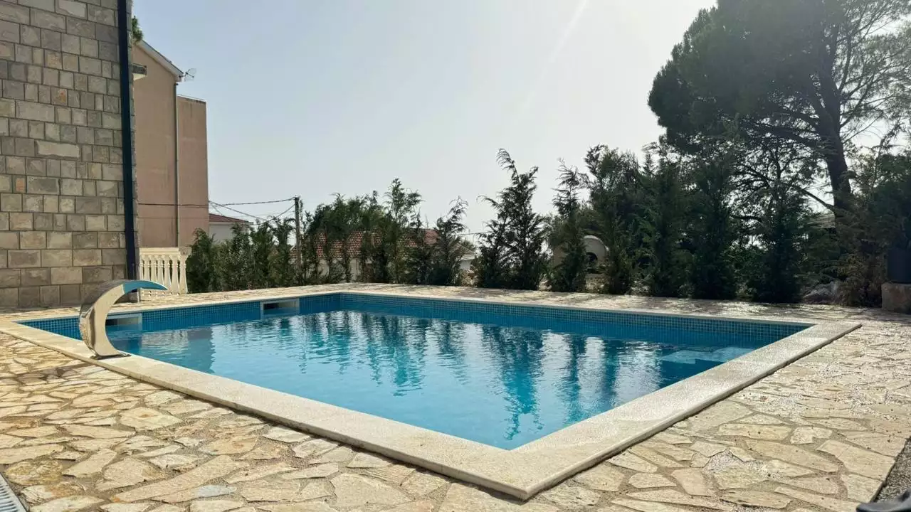 House 320m² in Montenegro, Bar. Priced at 390000€ rent photo-23