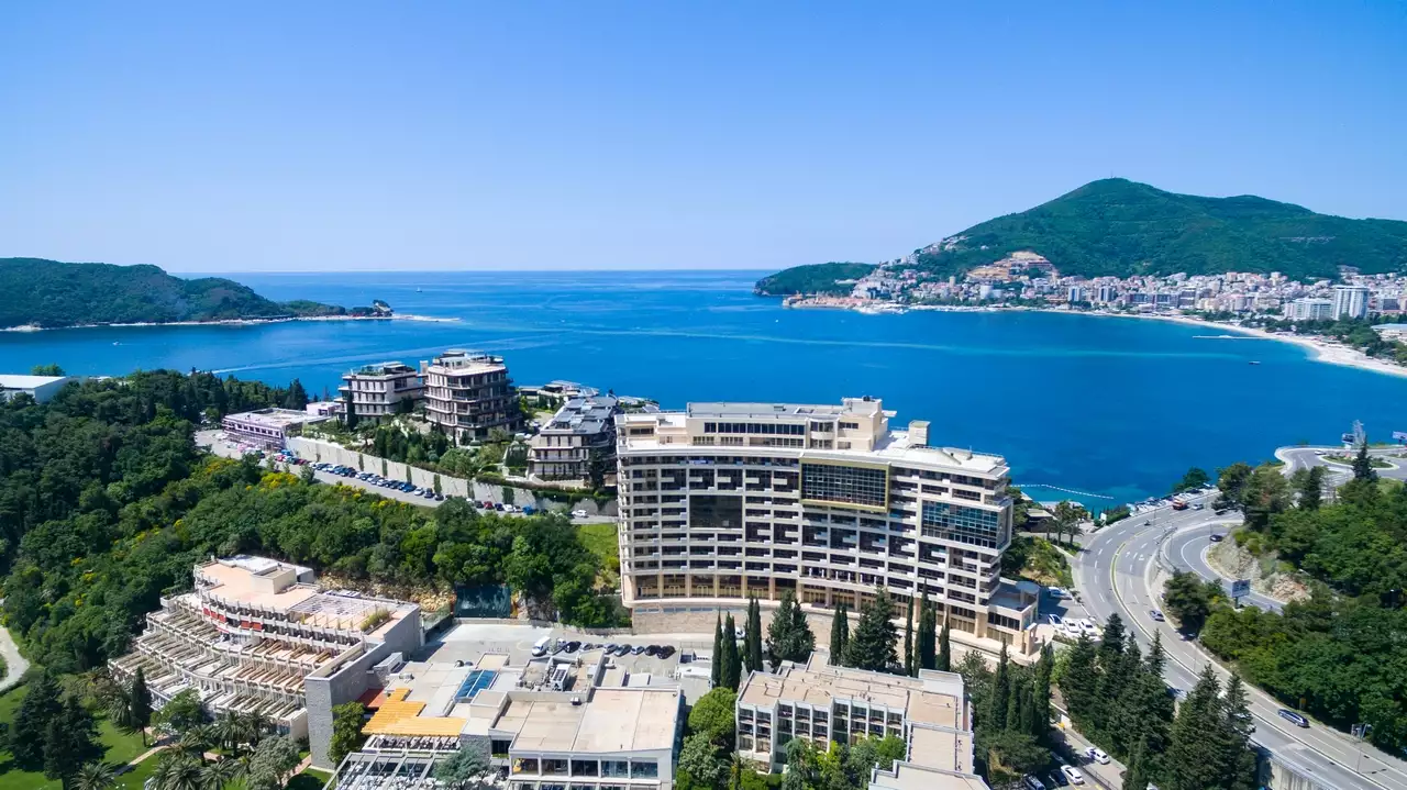 Flat 44m² in Montenegro, Budva. Priced at 215600€ rent photo-6