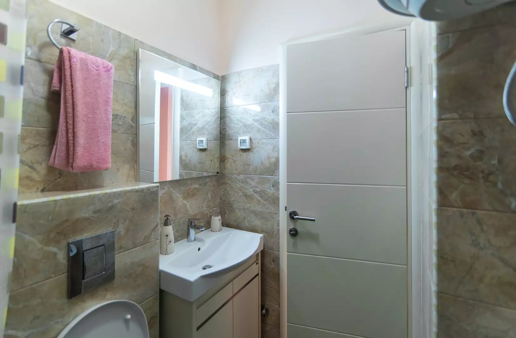 Flat 104m² in Montenegro, Budva. Priced at 456700€ rent photo-32