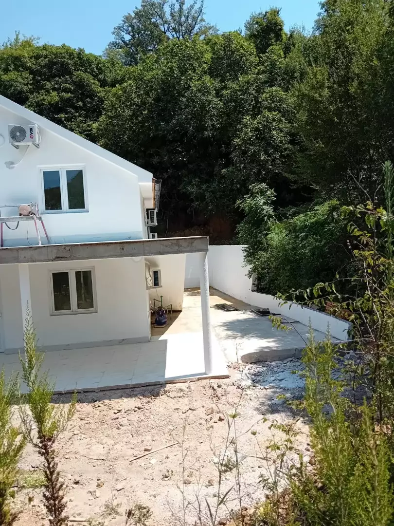 House 170m² in Montenegro, Sutomore. Priced at 140000€ rent photo-3