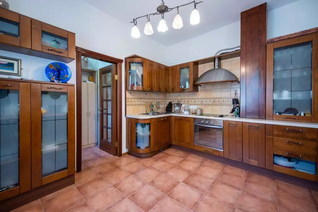 House 400m² in Montenegro, Kotor. Priced at 800000€ rent photo-7