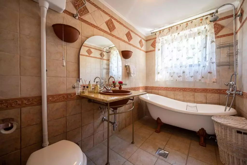 House 400m² in Montenegro, Kotor. Priced at 800000€ rent photo-8