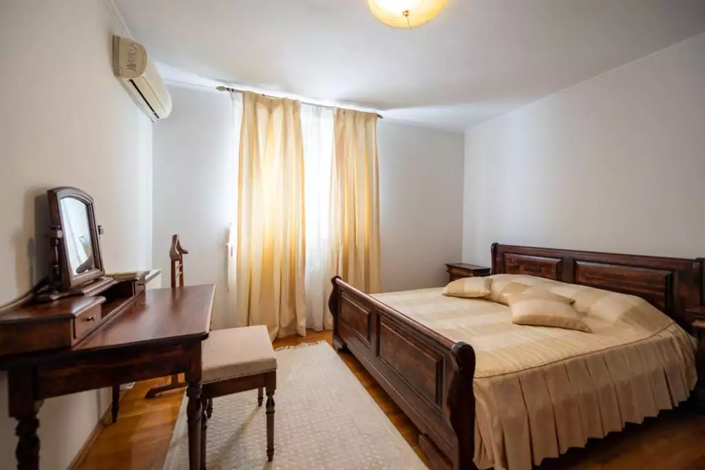 House 400m² in Montenegro, Kotor. Priced at 800000€ rent photo-11