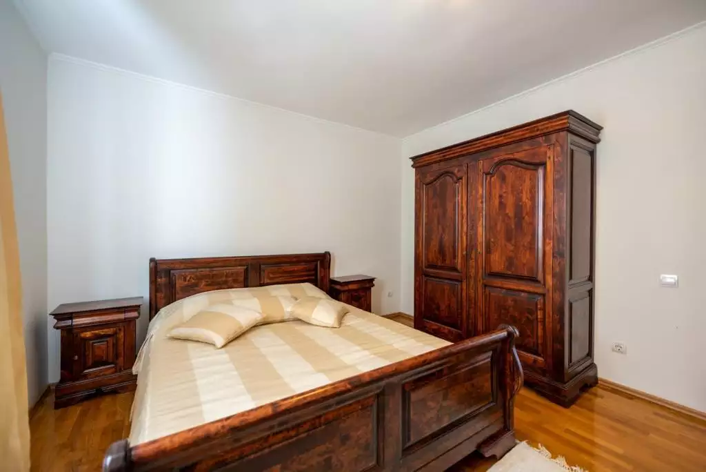 House 400m² in Montenegro, Kotor. Priced at 800000€ rent photo-14
