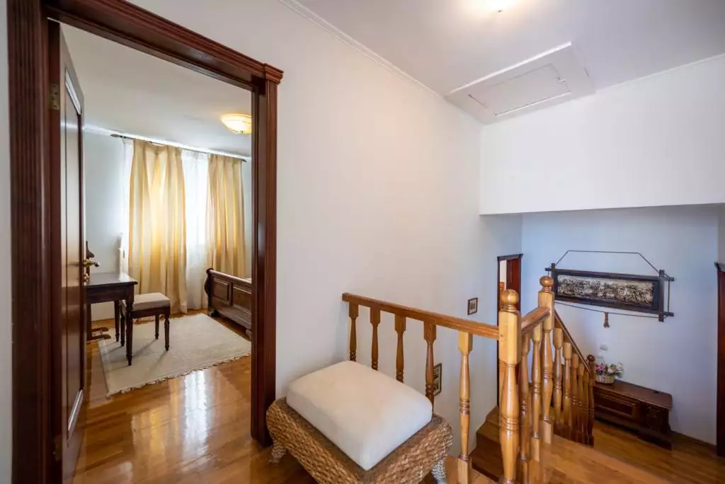 House 400m² in Montenegro, Kotor. Priced at 800000€ rent photo-18