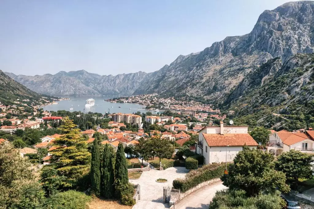 House 400m² in Montenegro, Kotor. Priced at 800000€ rent photo-21