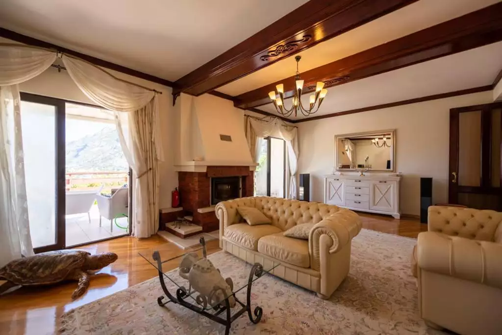 House 400m² in Montenegro, Kotor. Priced at 800000€ rent photo-23