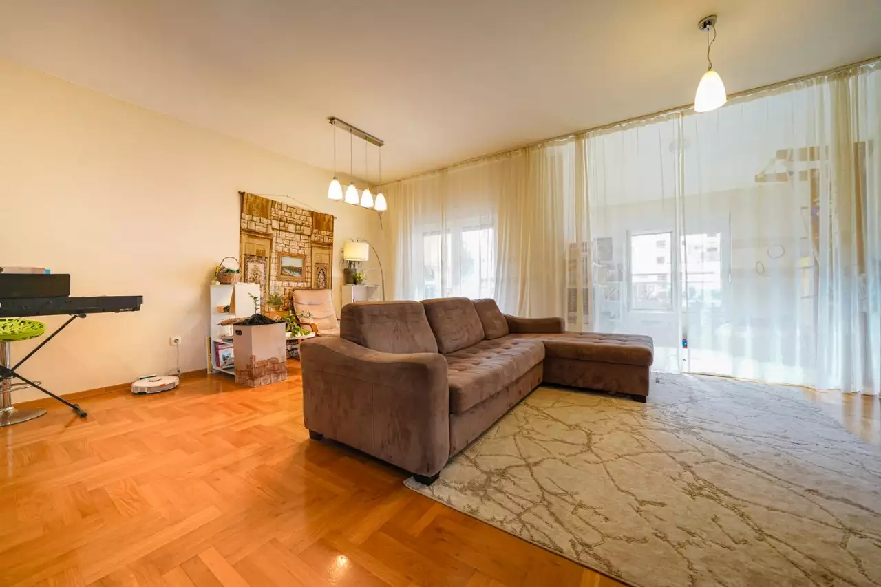 Flat 108m² in Montenegro, Budva. Priced at 250000€ rent photo-3