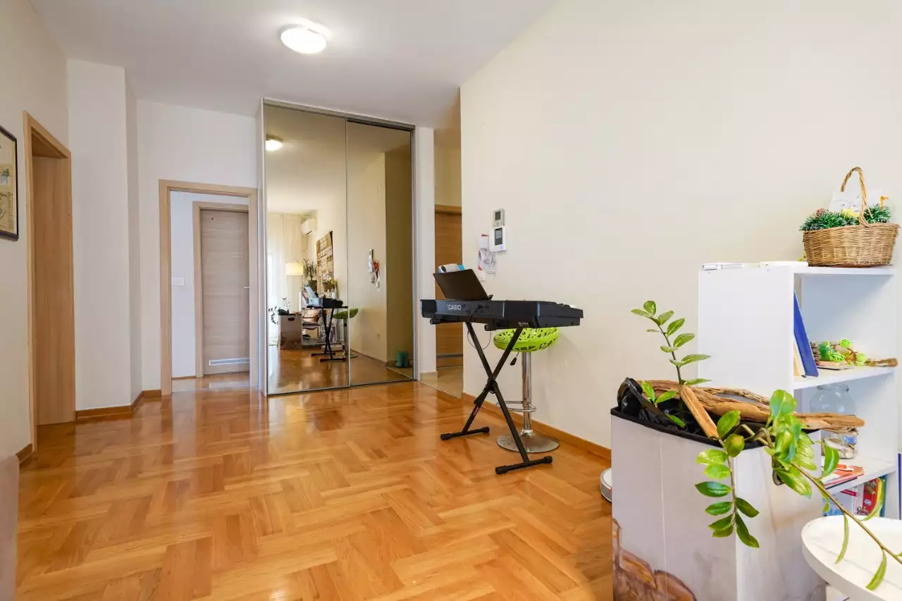 Flat 108m² in Montenegro, Budva. Priced at 250000€ rent photo-8