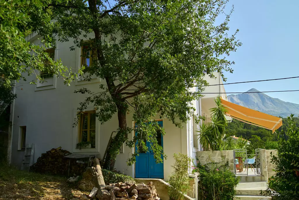 House 335m² in Montenegro, Herceg Novi. Priced at 420000€ rent photo-3
