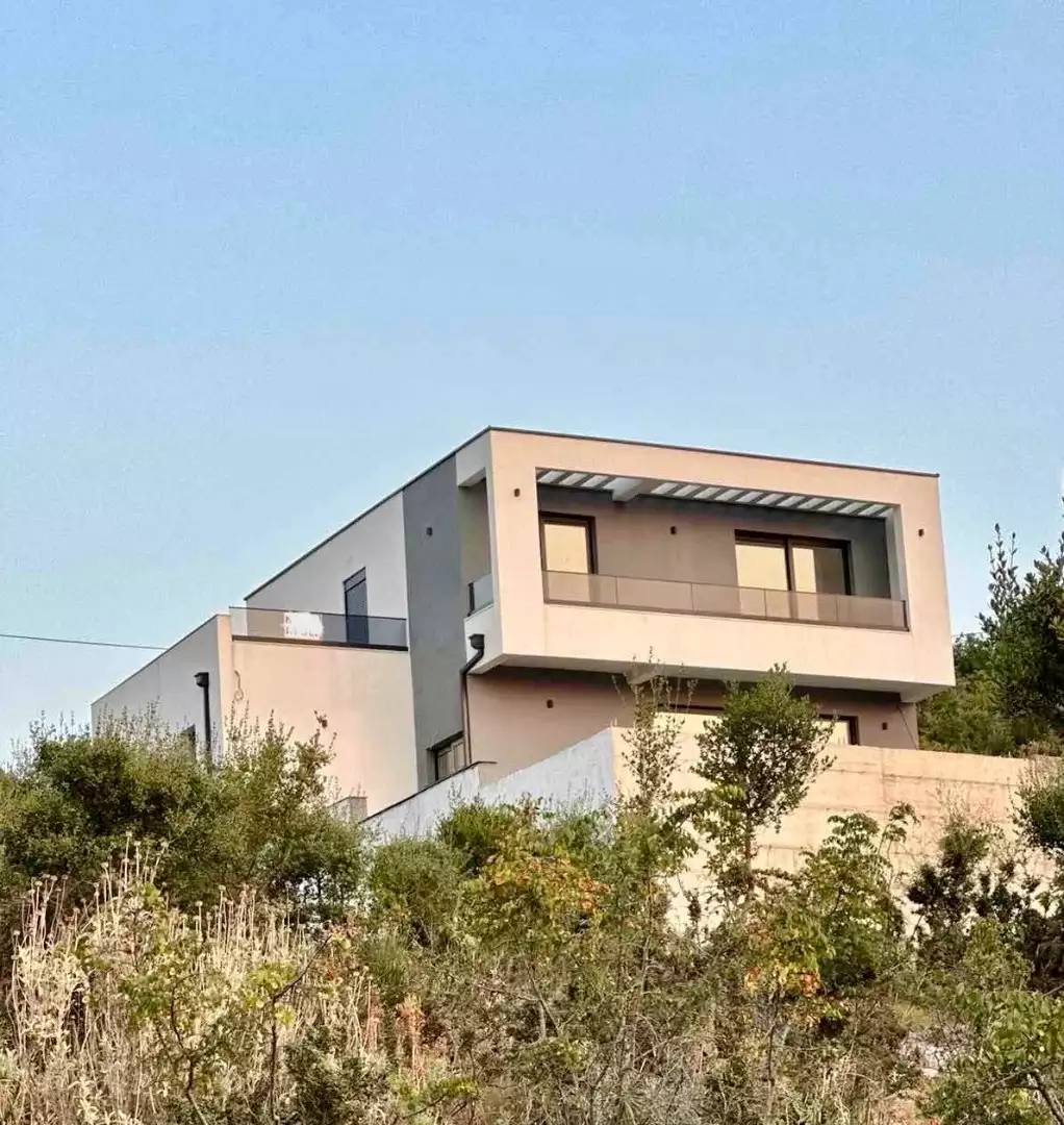 House 220m² in Montenegro, Bar. Priced at 320000€ rent photo-4