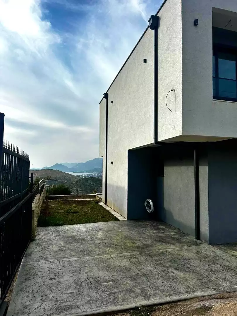 House 220m² in Montenegro, Bar. Priced at 320000€ rent photo-5