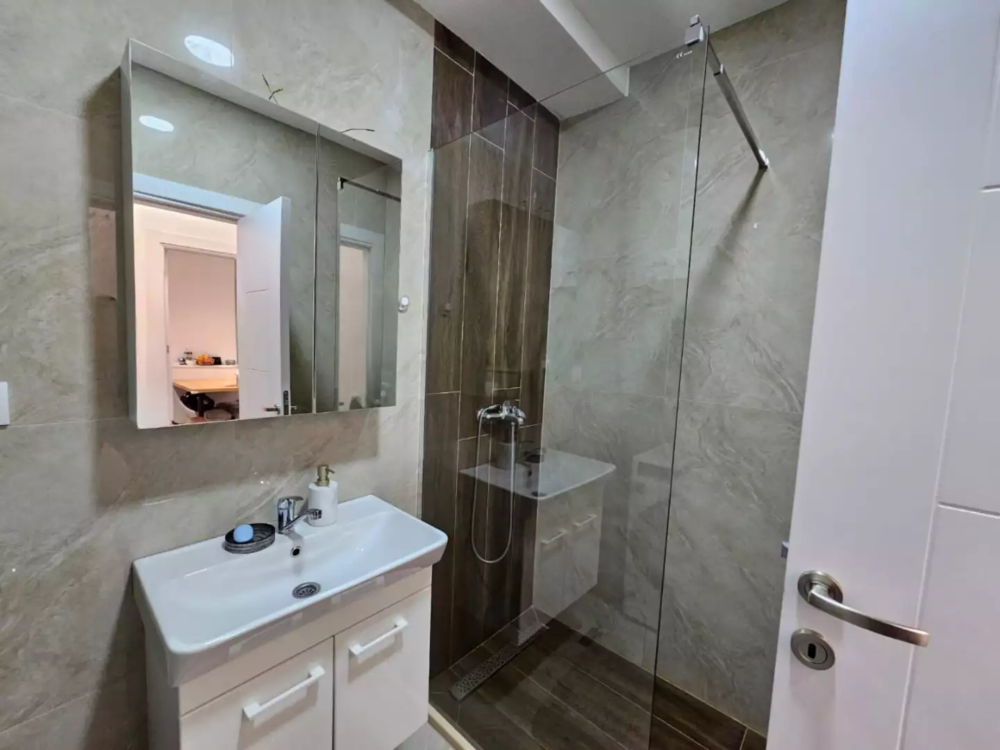 Flat 45m² in Montenegro, Bar. Priced at 155000€ rent photo-17