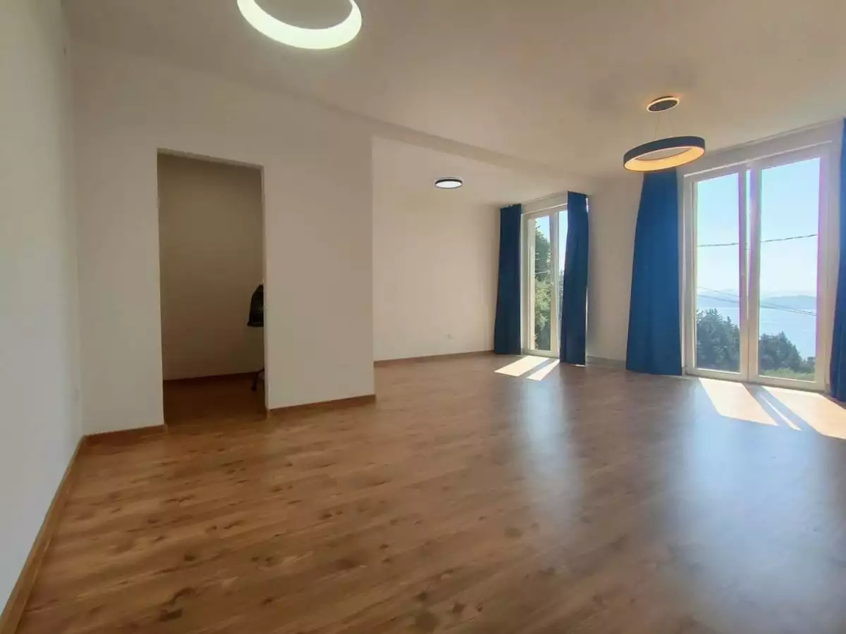House 300m² in Montenegro, Baosici. Priced at 740000€ rent photo-6
