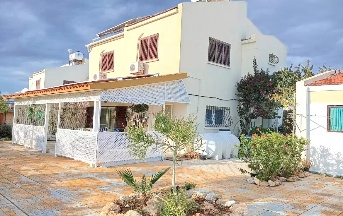 Villa 183m² in Cyprus, Iskele. Priced at 269100€ rent photo-1