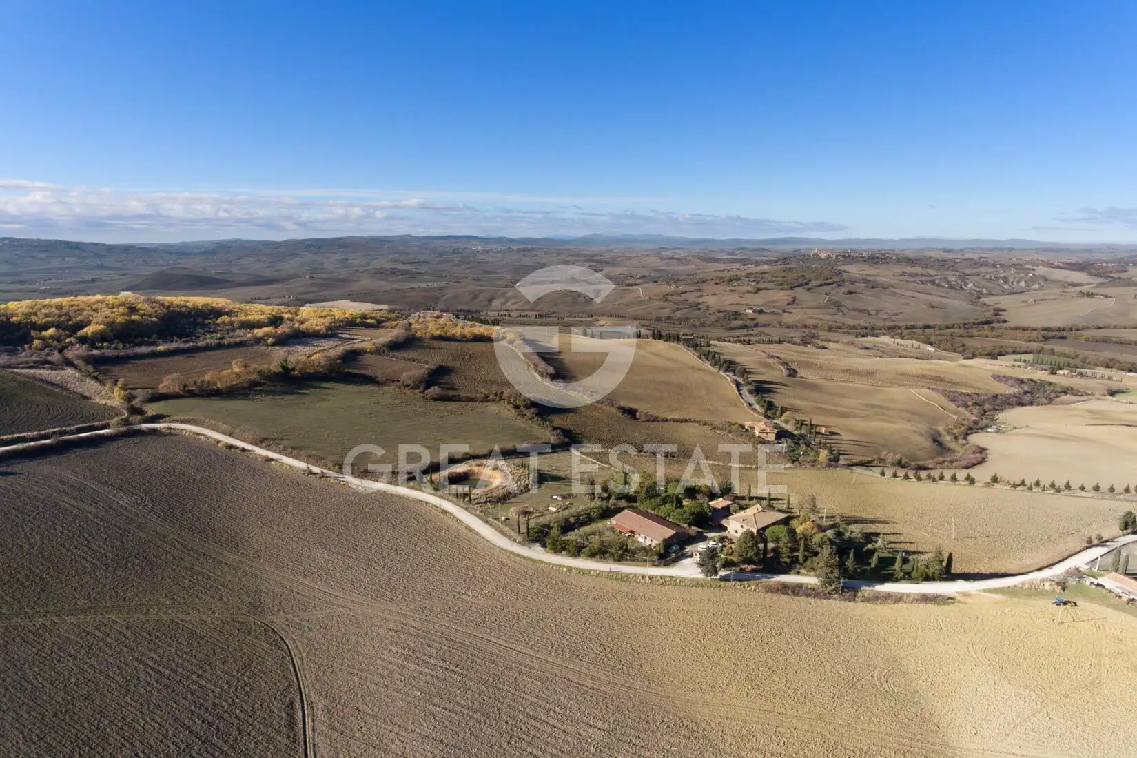 House 868m² in Italy, Siena. Priced at 1800000€ rent photo-4