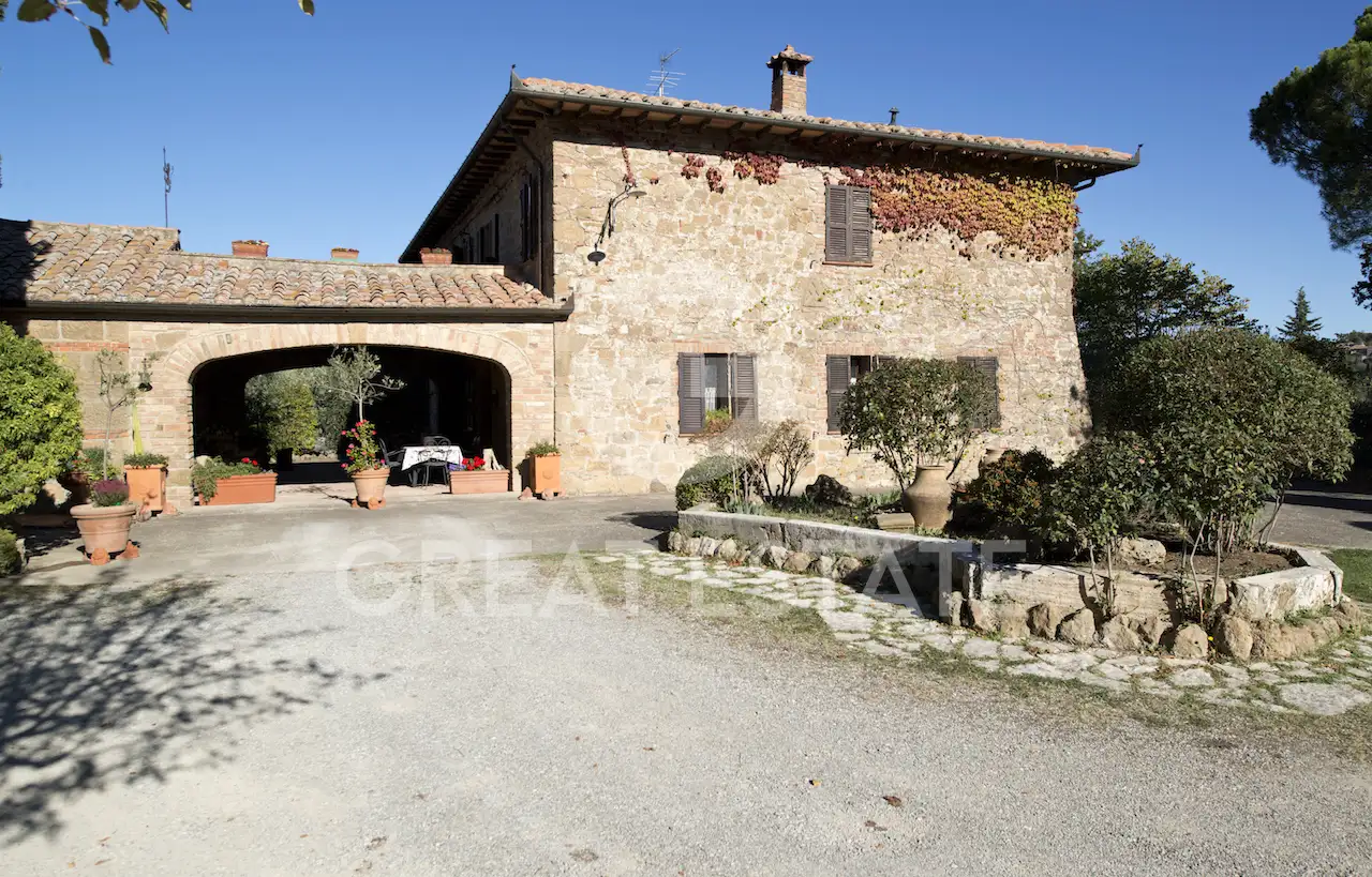 House 868m² in Italy, Siena. Priced at 1800000€ rent photo-7
