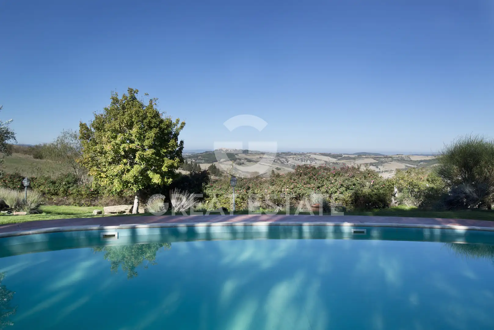 House 868m² in Italy, Siena. Priced at 1800000€ rent photo-11