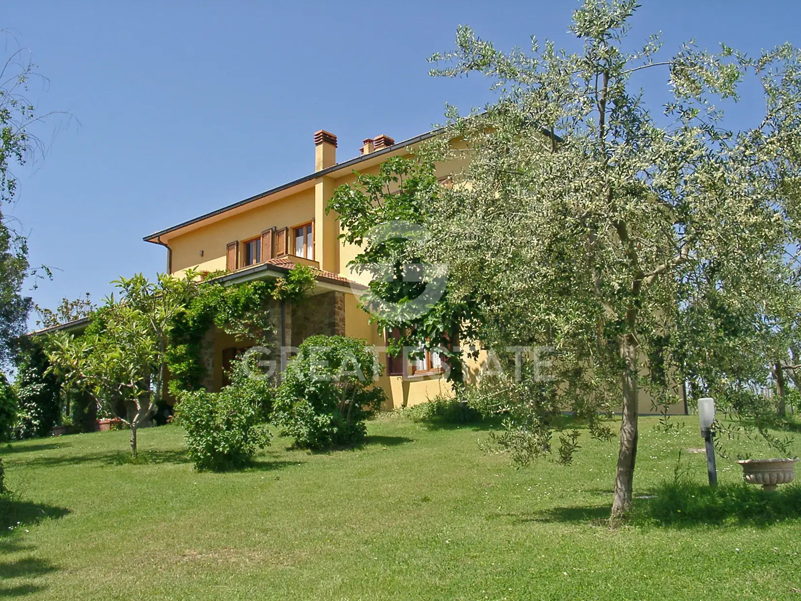 House 346m² in Italy, Siena. Priced at 680000€ rent photo-3