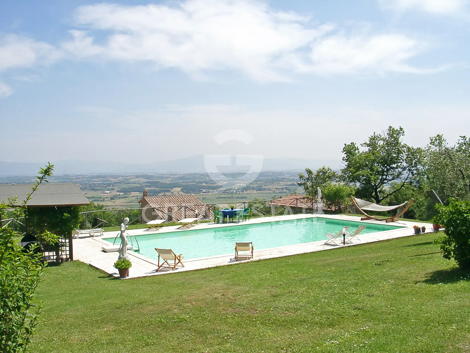 House 346m² in Italy, Siena. Priced at 680000€ rent photo-4