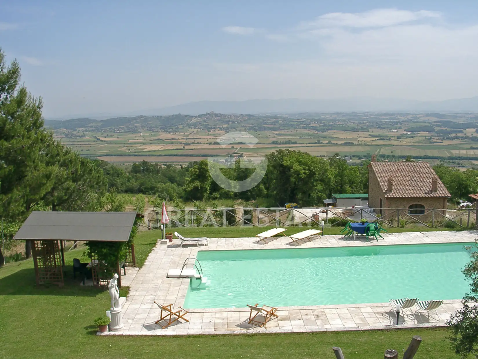 House 346m² in Italy, Siena. Priced at 680000€ rent photo-5