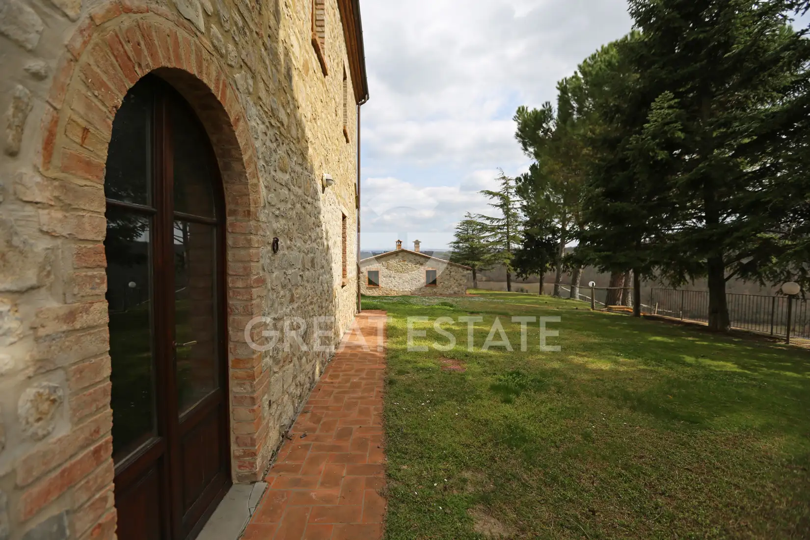Country House 567m² in Italy, Siena. Priced at 2550000€ rent photo-9