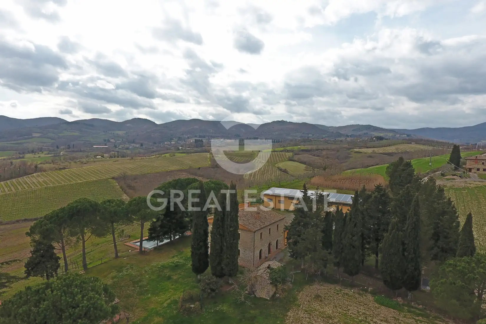 Country House 567m² in Italy, Siena. Priced at 2550000€ rent photo-11